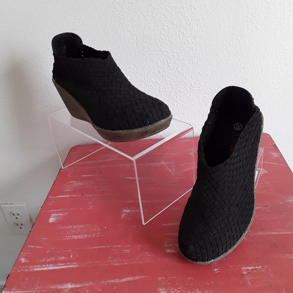 Bernie Mev "Sexy" Black Woven Wedges 8.5